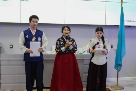 Университет қабырғасында корей Жаңа жылы тойланды