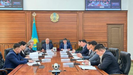 АРАЛ АУДАНДЫҚ МӘСЛИХАТЫНЫҢ КЕЗЕКТІ СЕССИЯСЫ ӨТТІ