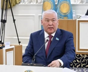 Мұрат Әбенов «мемлекет ішіндегі мемлекет» туралы фейкті жоққа шығарды: Қазақстан – бірыңғай құқықтық кеңістігі бар біртұтас мемлекет