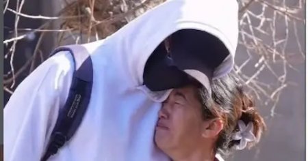 Маска таққан жігіт 30 отбасына қуаныш сыйлады