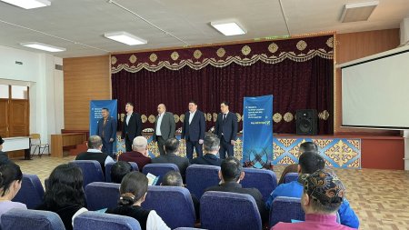 Қаратерең ауылында жаңа Конституция талқыланды