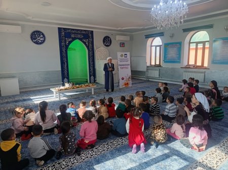 50 бүлдіршінге Рамазан тәттілері таратылды