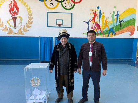 Қарт тұрғын дауыс берді