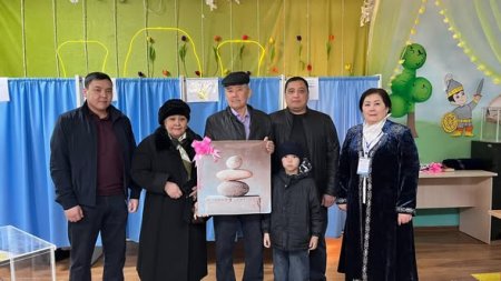 Дәрігерлер әулеті референдумда отбасымен дауыс берді