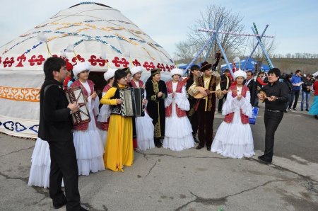 ЖАРАПАЗАН ЖАРНАНЫҢ КӨЗІ ЕМЕС