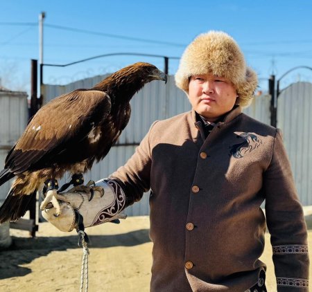Сырдағы жалғыз құсбегі немесе жеті қазынасын түгендеген жігіт