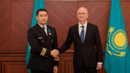 Мемлекеттік орган қызметкерлері мен авиация саласының өкілдерін наградтады
