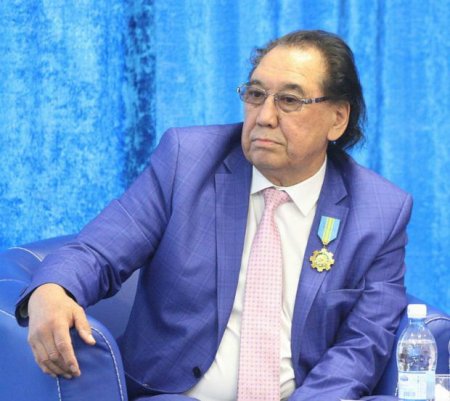 Ақын мен теңіз: Достық дастаны