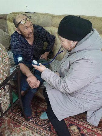 Ардагерлерге медициналық көмек көрсетілді