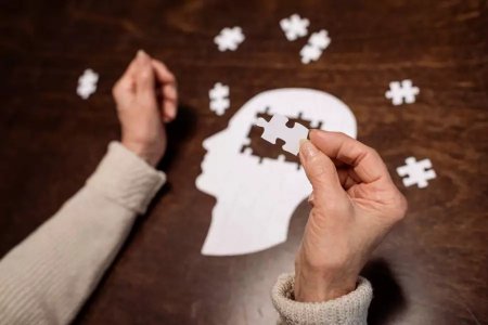 Жастар неге ұмытшақ болып барады? Невролог басты себептерін атады