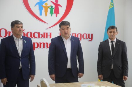 Жаңадан партияға қабылданған азаматтарға партиялық билеттер табысталды