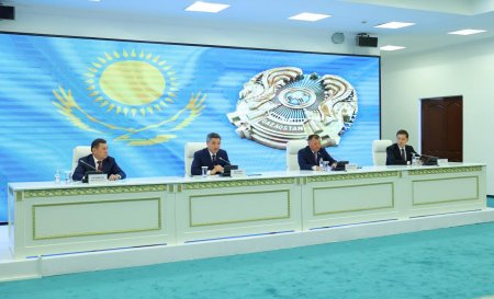 Мемлекет басшысының тапсырмасы бойынша Олжас Бектенов Қызылорда облысының активіне өңірдің жаңа әкімін таныстырды