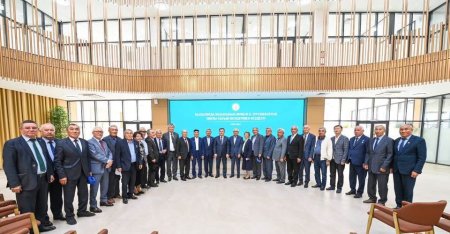 Аймақ басшысы зиялы қауым өкілдерімен кездесті