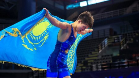 Қазақстан жасөспірімдер арасындағы күрес чемпионатында алғашқы алтын медалін жеңіп алды