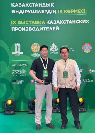 Аралда жасалған қайық көпті қызықтырды