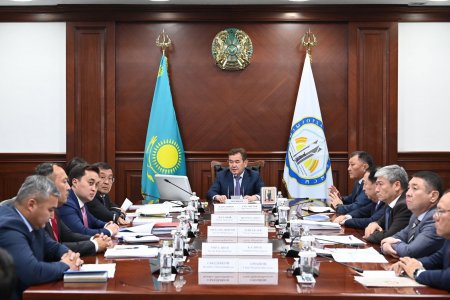 ТЕМІРЖОЛ САЛАСЫ МЕН ИНФРАҚҰРЫЛЫМЫН ДАМЫТУ МӘСЕЛЕСІ ҚАРАЛДЫ