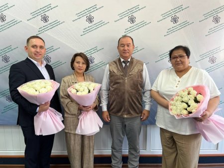 Медицина қызметкері күніне орай ӘМСҚ филиалының қызметкерлері марапатталды