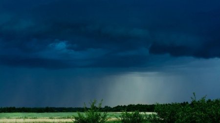 Жексенбіде барлық өңірде дауылды ескерту жарияланды