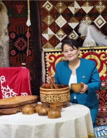 Ақындық пен ұстаздықты қатар ұстаған Айнагүл