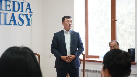 Қазақстан Журналистер одағының марапаты табысталып, жаңа мүшелер қабылданды