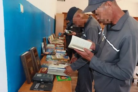 Қызылордадағы түзеу мекемесінің кітапхана қоры жаңа кітаптармен толықты