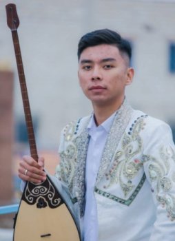 Домбыраны серік еткен Абылайхан