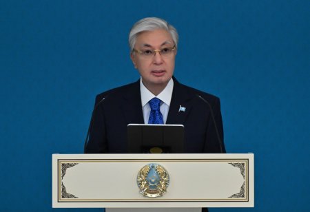 Президент автокөлік жолдары құрылысының басталуына арналған телекөпірде сөз сөйледі