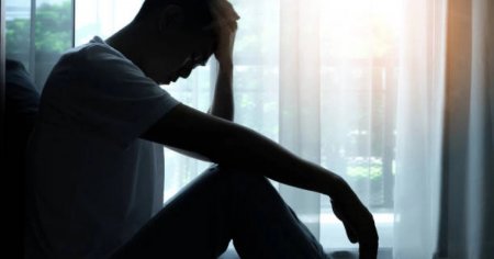 Күйзеліс ер адамдарды айналасынан алыстатуы мүмкін