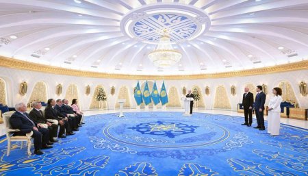 Президент Қасым-Жомарт Тоқаев бір топ қоғам қайраткерін мемлекеттік наградалармен марапаттады