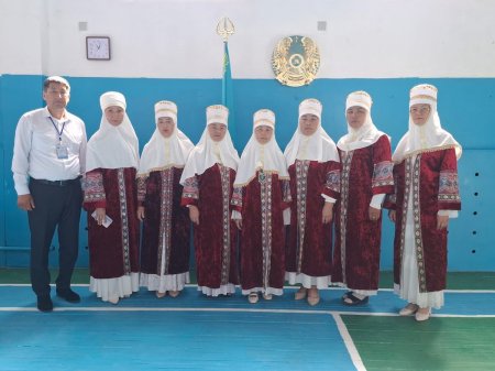 Дәстүрге айналған "Дәстүр дариясы" аналар тобы сайлауда дауыс берді