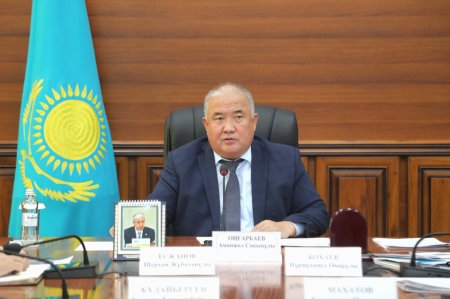 Мәжілісте бірқатар мәселелер пысықталды
