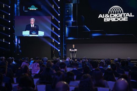 Қасым-Жомарт Тоқаев жасанды интеллектіні жауапкершілікпен қолдану мәдениетін ілгерілетудің маңызы зор екенін айтты