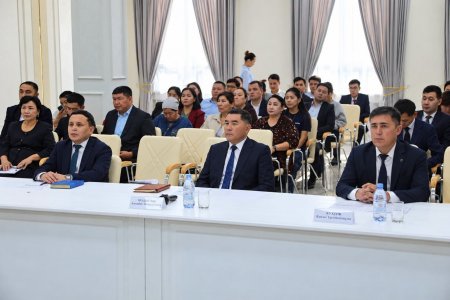 «Ыстық қайрат, нұрлы ақыл, жылы жүрек»:мемлекеттік қызметшілер арасында пікірсайыс өтті