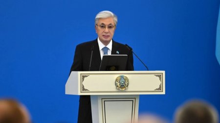 Мемлекет басшысы қазақстандықтарды Республика күнімен құттықтады