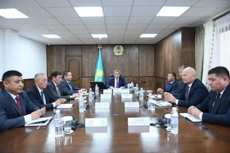 Жиында бірқатар мәселелер кеңінен талқыланды